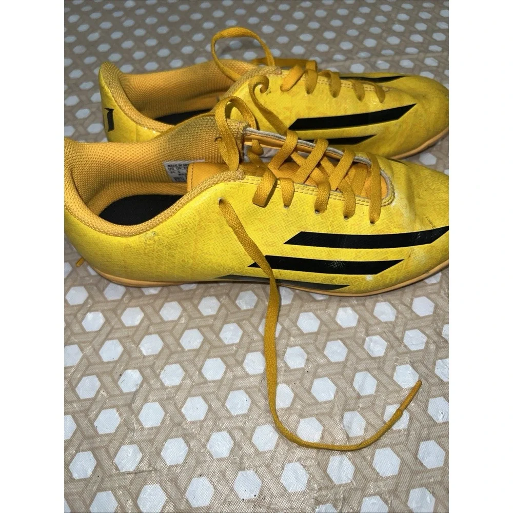 Adidas Indoor Soccer Shoes‎ Black Yellow Size 5.5